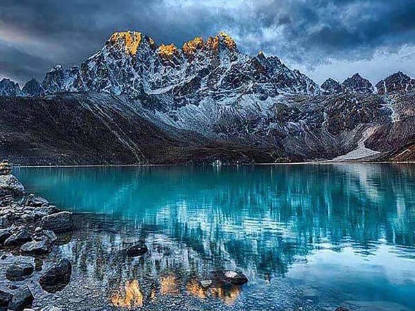 Lakes In Everest
