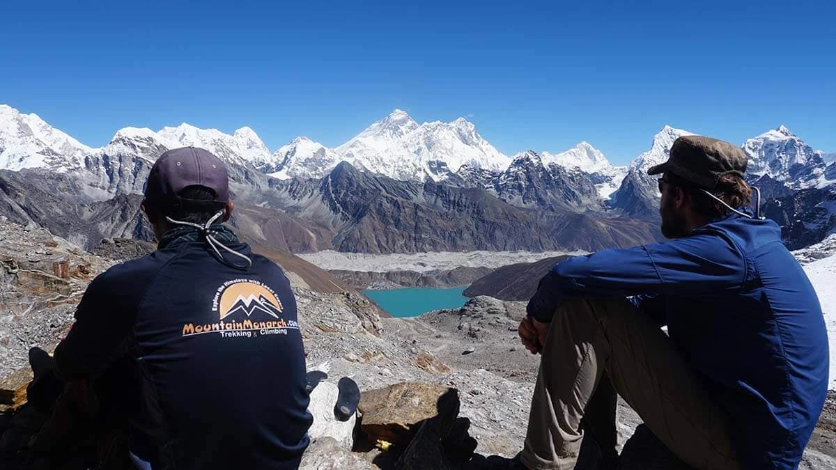 A quick break en route to the Everest Three Pass Hike