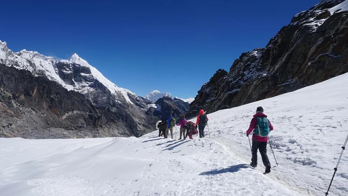 Everest Circuit Trek