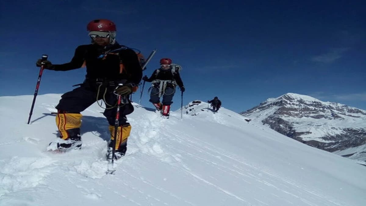 Route to Chulu summit