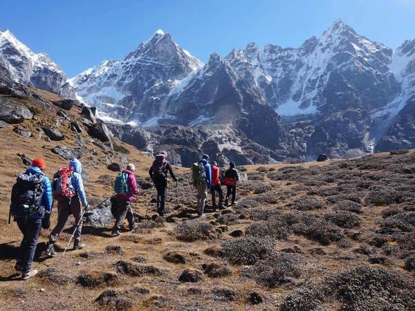 Three Passes Trekkers